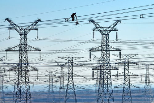 賀蘭山典農220千伏線路工程輸電線路全部貫通 區域電力供應能力再上新高